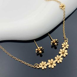 Earrings Necklace 3-piece set of new womens stainless steel sunflower necklace earrings small daisy necklace Christmas date gift J240508