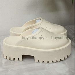 New Double G Sandal Slipper Transparent Material Womens Thick Sole Perforated Sandals Slippers Fashion Sexy Cute Sunshine Beach Women Shoes Slippers