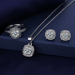 Elegant Lab Diamond Jewelry Set 925 Sterling Silver Party Wedding Rings Earrings Halsband för kvinnor lovar Moissanite smycken 185J