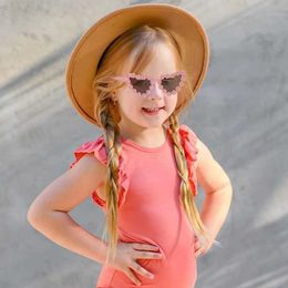 Sunglasses 2024 New Children Colours Triangle Daisy Sunglasses UV400 Girls Boys Vintage Outdoor Sun Protection Sunglasses Kid Sun Glasses