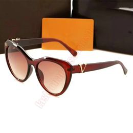 2022 Designer cateye Sunglass Women Eyeglasses Outdoor Shades PC Frame Fashion Classic Lady Sun glasses Mirrors for Womens Luxury cat e 264t