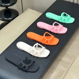 Designer Sandals Luxury Vintage slippers for vacation beach leisure water play flat bottomed square toe jelly slippers Size 35-41 01