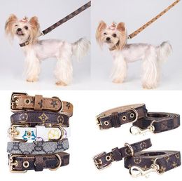 Dog Collars 5styles Adjustable PU Leather Pet Fashion Letters Print Old Flowers Leashes For Cat Necklace Durable Neck Decoration Accessory