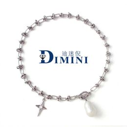 Design a Light Luxury Four Pointed Star Necklace for Women with Large Pearl Minimalist Temperament Collarbone Chain New Summer Neckchain 23 Years