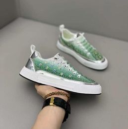 Designer Men Sneaker glitter Scarpe Rhinestone Scarpe Affari Casual Casici comodi Scattinate traspirabili Skateboard Bassa Top Board Daily Walking Fashi