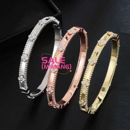 Classic Van Jewelry Accessories designer bracelet Sweet Clover Bracelet gold Bangle For Women 18K Gold Plated Full Crystal Diamond Four Leaf braclets Cuff Valentin