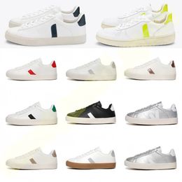 small white shoes French Couple Casual Low Top Flat Shoes Women with Breathable V Shoes Men Casual Sneakers with Embroidered designer casual shoes P58