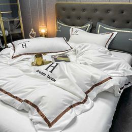 Bedding sets 4 Pcs Light Luxury Polyester Cotton Sheets for Bed Solid Colour Full Queen King Size Bed Comforter Set with Duvet Cover J240507
