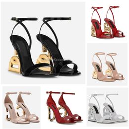 Designer 2024 Elegant Kara Women's Sandals Luxury Patent Leather D And G-Shaped Fashion Gladiator High-Heeled Shoes Bride Shows Sexy Charm In Summer 787