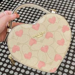 Womens Mens Black White Sacoche Heart Strap Leather Purse S Handbag Pink Designer Shoulder Bag Top Handle Strawberry Crossbody Clutch Denim City Tote Bags