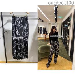 Top Level Buurberlyes Designer Pants for Women Men Shopping Crazy Womens High Waist Printed Loose Silk Pants 80904941 with Original Logo