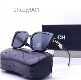 Sunglasses for Women Mens Designer Men Flower Lens with Letter Sun Glasses Unisex Travelling Sunglass Black Grey DR2G