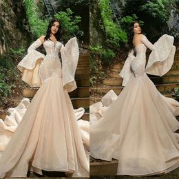 Ärmar klänningar lång sjöjungfru med Dubai bröllop arabia spetspärlor applicerade brudklänningar svep tåg vintage vestidos de novia