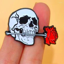 Brooches Gothic Skull With Rose Flower Enamel Brooch Pin Jacket Lapel Hard Metal Pins Badges Exquisite Jewelry Accessories Gifts