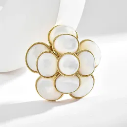 Brooches Exquisite White Flower Brooch Simple Design Metal Copper Corsage For Women Dress Coat Jewelry Accessories