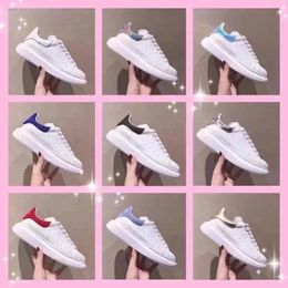 Designer Casual mesh flat Mens Women Shoes Platform Smooth Sneakers Leather Suede Veet Flats Lace Up Chaussur De Espadrill Chaussures walk outdoor Sports Trainers v