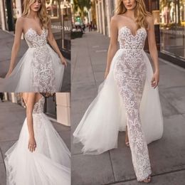 Boyun Tatlım Muse By Berta Elbiseler Safa Tam Dantel Aplike Gelin Gowns Yaz Kat Uzunluğu Gelinlik ile Overkirt