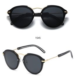 1545 óculos de sol da moda Toswrdpar Eyewear Sun Glasses Designer massens feminino casos marrons Black Metal Frame Dark 50mm para praia 245d