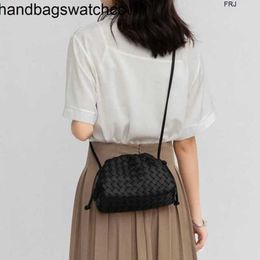 Bottegvenets Bags Pouch Clutch Bag Divani New Mini Cowhide Woven Cloud Single Shoulder Crossbody Womens Leather Handbag Rj