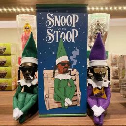 Miniatures Snoop on A Stoop Christmas Elf Doll Spy on A Bent Christmas Elf Doll Home Decoration New Year Figure Gift Toy Hip Hop Party Toy