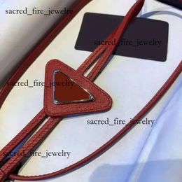 PRD Triangle Necktie Mens Bolo Tie Luxury Praddas Belt Designer Tie Prad Man Teenager Formal Clothes Luxury Ladies Leather Strap Fashion Black Triangle Belt 463