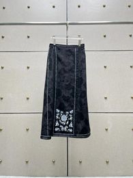 Skirts 2024 Autumn/winter Embroidered Jacquard Chinese Horse Face Skirt 0108