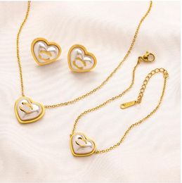 20style Designers Letter Ear Stud Bracelet Necklace Jewelry set 18K Gold Plated Heart of chicken Crystal Geometric Earring Wedding Party Jewerlry Accessories