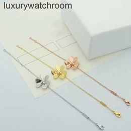 Vancleff High End Jewellery bracelets for womens Four Leaf Clover Lucky Three Leaf Clover Bracelet Female Petals Plated 18k Gold Pendant Summer Flower Collar Chain