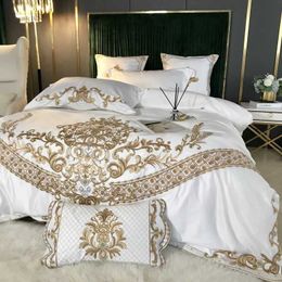 Bedding sets Luxury white 60S satin cotton royal gold embroidery 4/5Pcs bedding soft and smooth down duvet cover bedding sheets pillowcases J240507