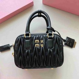 Mui Matelasse Bowling Handbag Lady Designer Bag Miui Fashion Crossbody Luxurys Even Pochette Bag Womens Clutch Purse Mens Leather Tote Makeup Shoulder M IWDM