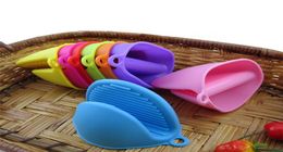 Silicone Oven Glove Clip Cake Bakeware Heat Resistant Nonslip Hand Clip Convenient Oven Microwave Mitt T3I01508956661