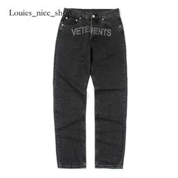 Vetements jeans Vetements Men Jeans Real S High Quality Men Women Survetements Designer Jeans Fashion Pants Embroidered Lettered Casual Straight Leg Pants 363
