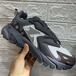 Designer Runner Tatic Men's Sneakers New hybrid mesh fabric cowhide suede splicing casual sneakers Men's outdoor B22 jogging shoes