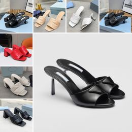 Designer sandals sandali femminili tacchi di lusso cursori pompe in pelle spazzolettate estate con tacchi alti con le pannelli di lusso piatti piatto di lusso con scatola con scatola