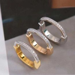 Band Rings T Family Lock Head Ring V Gold Lucky Half Diamond U-shaped Set with for Men and Women 1 Q240507