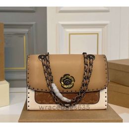 2024 Luxurys Designers bag Camellia leather womens bag Handbag Messenger Bags Genuine Leather METIS Elegant Womens messenger bag chain bag