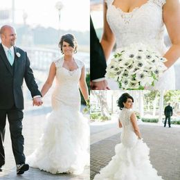 Dress Customized Mermaid Cap Appliques Lace Sleeves Tiered Skirts Bridal Gowns Buttons Back Wedding Dresses Plus Size es