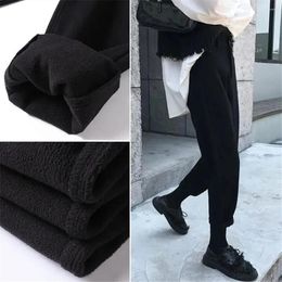 Women's Jeans Winter Thick Women Fleece Black High Waist Velvet Thickening Keep Warm Loose Harlan Pants Female Denim Trousers Streetwear