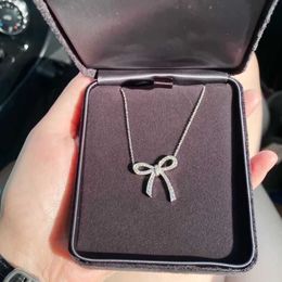 Pendant Necklaces T Family Bow Necklace 925 Sterling Silver Tied Diamond Full Butterfly Collar Chain Q240507