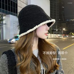 Berets Black Bucket Hat Ladies Net Celebrity Knit Basin Autumnand Winter Season Is VersatileFace Show Small Face Mask Fisherman