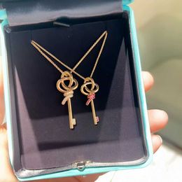 Pendant Necklaces Tijias New Key Series Woven Knot Necklace Womens Small Size Set with Pink Diamond Rose Gold Lock Bone Chain Q240507