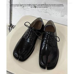 Casual Shoes Classic Men And Women Black Eagle Claw Lace-Up Derbys Patent Leather Split Toe INS Statement Flats