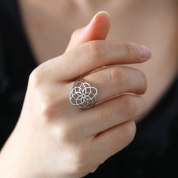 Wedding Rings Skyrim Women Filigree Flower Ring Stainless Steel Gold Colour Elegant Finger Rings Bohemian Jewellery Wedding Band Gift New In