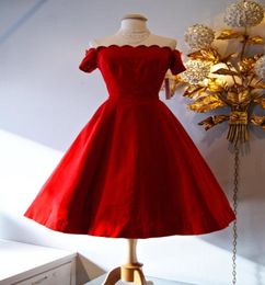 Retro 1950039s Style Prom Dresses Vintage 50039s Red satin OffTheShoulder Party Dress Short Sleeves Tea Length Homecomin1111618