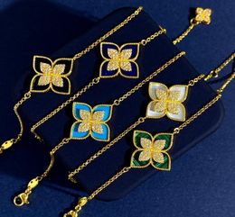 RC Italy Brand Clover Designer Charm Bracelets 18K Gold Shining Bling Crystal Diamond Sweet 4 Leaf Flower Bangle Bracelet Jewelry 8164482