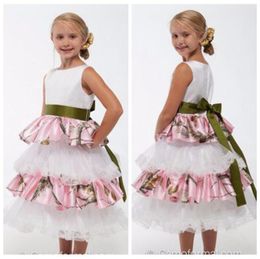 Cute Beautiful White Satin Flower Girls Dresses With Pink Camo Real Tree Tiered Skirt Kids Formal Wedding Party Gowns Ribbon Camou4964395