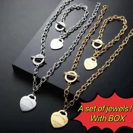 Designer A set of Heart Pendant Necklace For Women Silver stainless steel Vintage Gift Long Chain Love Couple Jewelry Necklace Celtic Style Letter Chain never faded