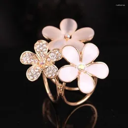 Brooches Fashion Flowers Brooch Scarf Buckle Bouquet Crystal Rhinestone Clips For Women Jewellery
