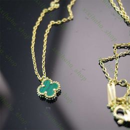 Top Grade Classic 9mm mini Clover Designer Necklaces for Women VAN Brand Luxury Four Leaves Pendant Necklace Short Moissanite Chain Choker 898