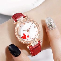 Women's Watches Red Women 5PCS/Set Leather Strap Quartz Wrist Red Heart Laser Face Dial Heart Alloy Jewelry Set Gift For Mom